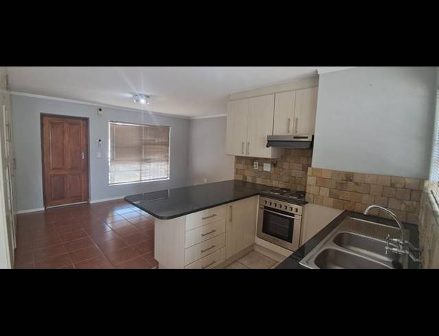1 BEDROOM PROPERTY TO RENT IN VREDEKLOOF